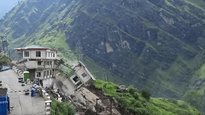 Picture taken from: https://www.indiatoday.in/india/story/weakened-by-landslide-hotel-collapses-in-uttarakhand-joshimath-1838236-2021-08-07